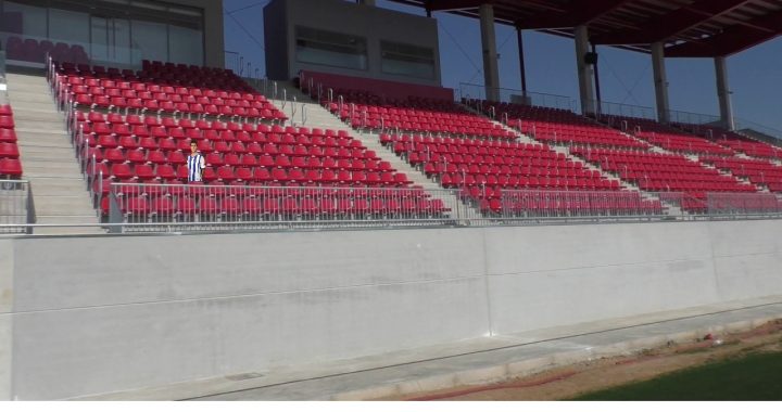 Un hincha de la Real lleva 4 días en Sevilla esperando ver la final de Copa.